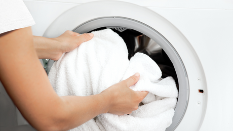 How hot to wash towels? The perfect temperature guide