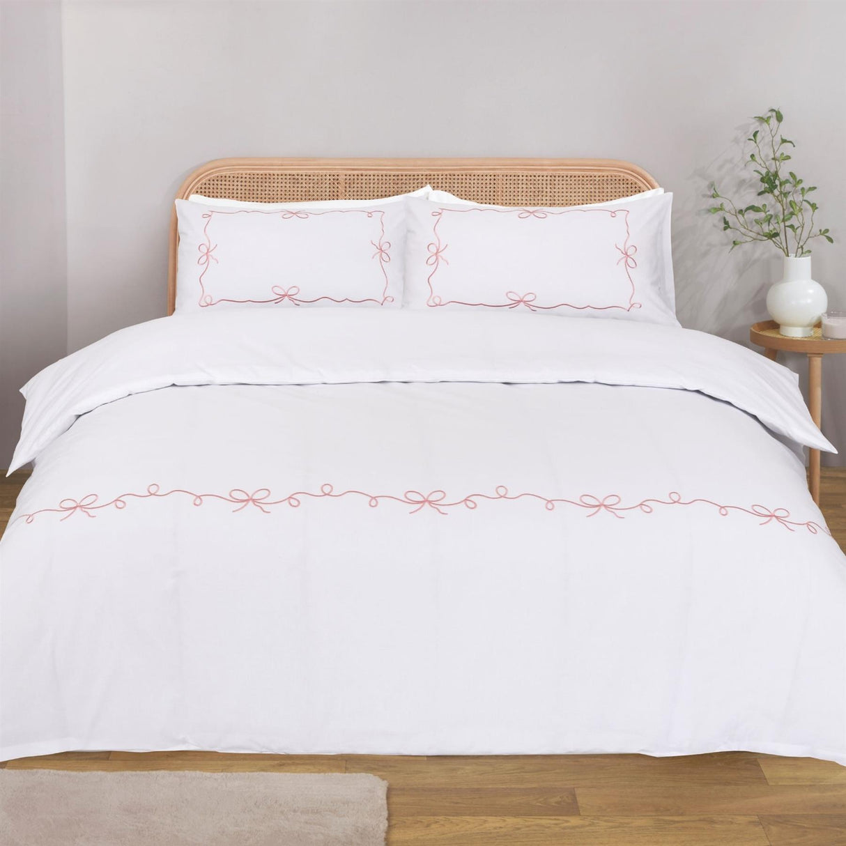 Embroidered Bows Duvet Set