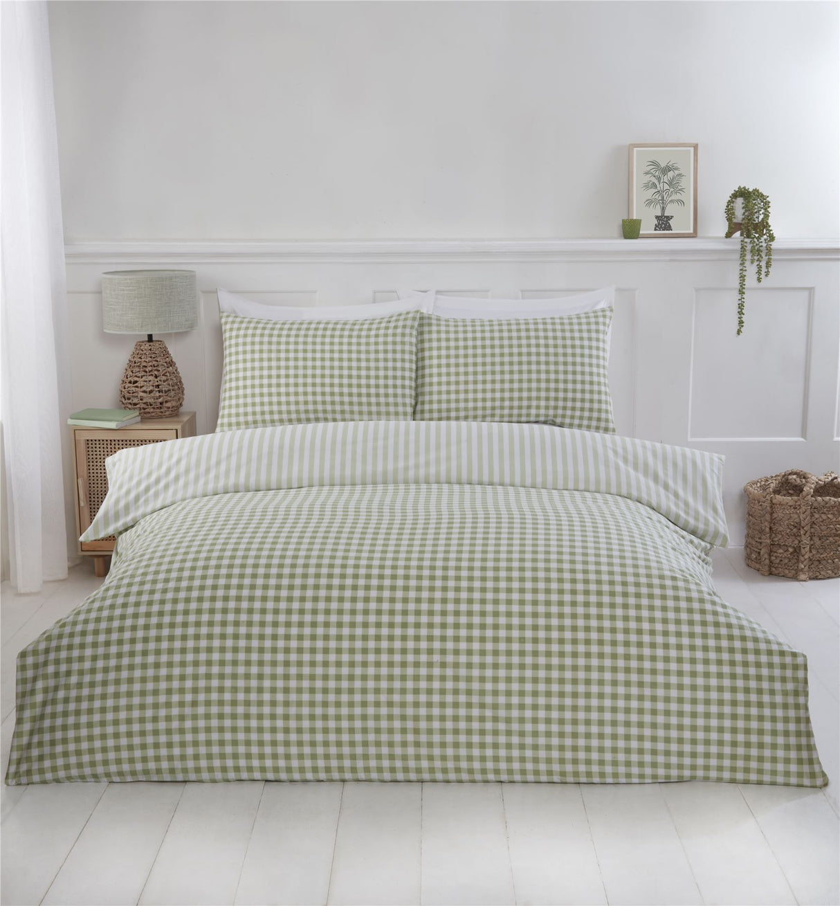 Pair of matching pillowcases featuring the timeless Gingham Check pattern included with the duvet set