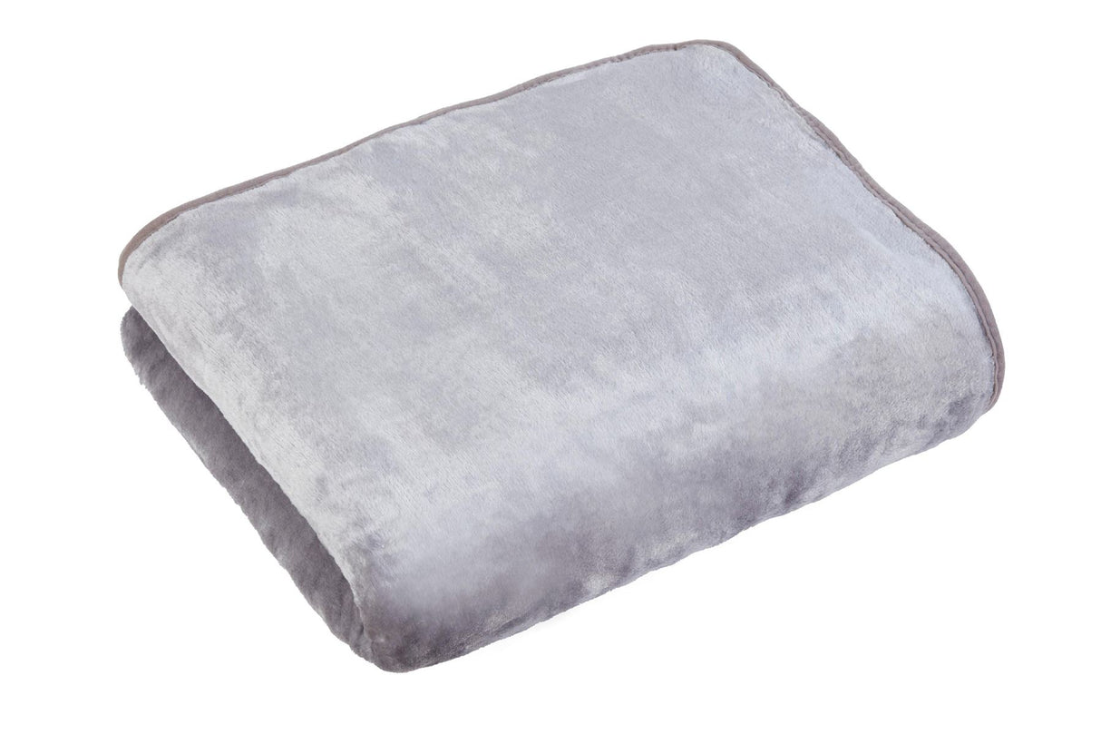 Luxurious dyed mink throw blanket featuring soft, plush fur in rich, vibrant colors for cozy comfort and elegant decor
