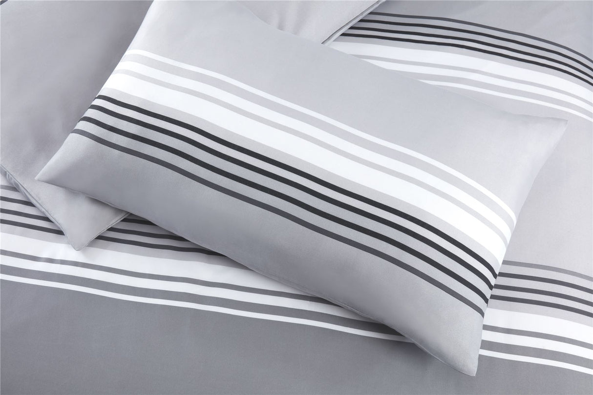 Complete Chicago bedding collection with popper closure duvet cover and matching pillowcases in various sizes