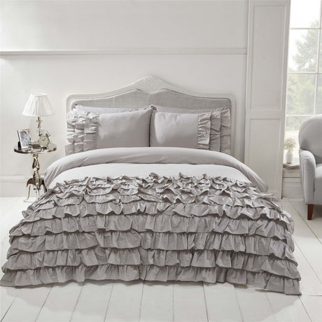 Luxurious flamenco duvet cover featuring feminine ruffle detail along the bottom edge