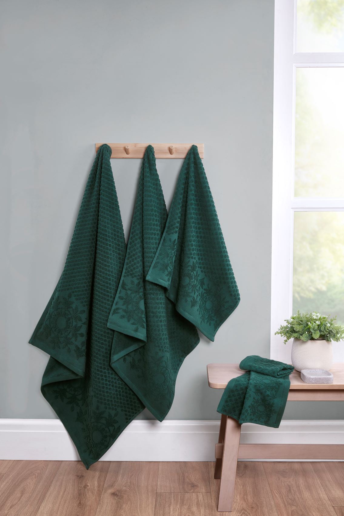 Versailles Jacquard Towel