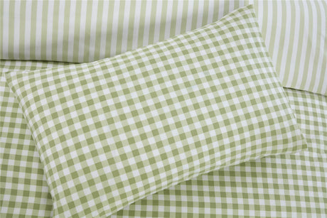 King size Gingham Check Duvet Set with 230x220cm duvet cover and two matching pillowcases displayed in a cosy bedroom