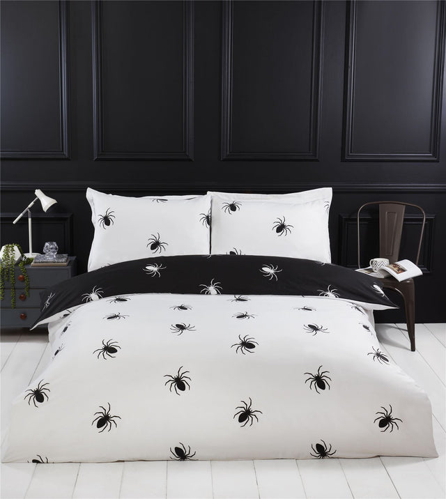 Luxurious black and white spider-inspired reversible duvet set with easycare fabric