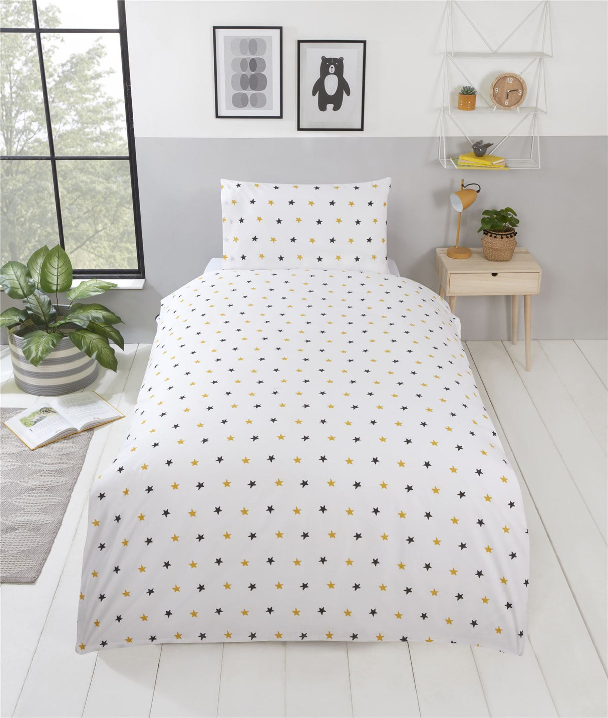 Reversible bedding set with popper closing mechanism, suitable for toddlers and single beds, featuring Scandinavian inspired bear and forest themes