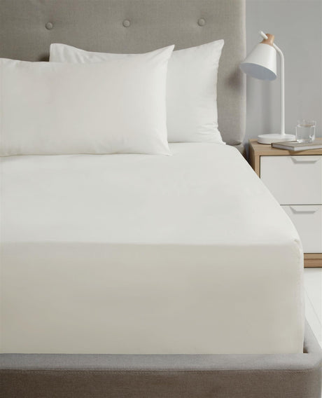 Elegant and easy-care pillowcase pair in a sophisticated design, perfect for a restful night's sleep
