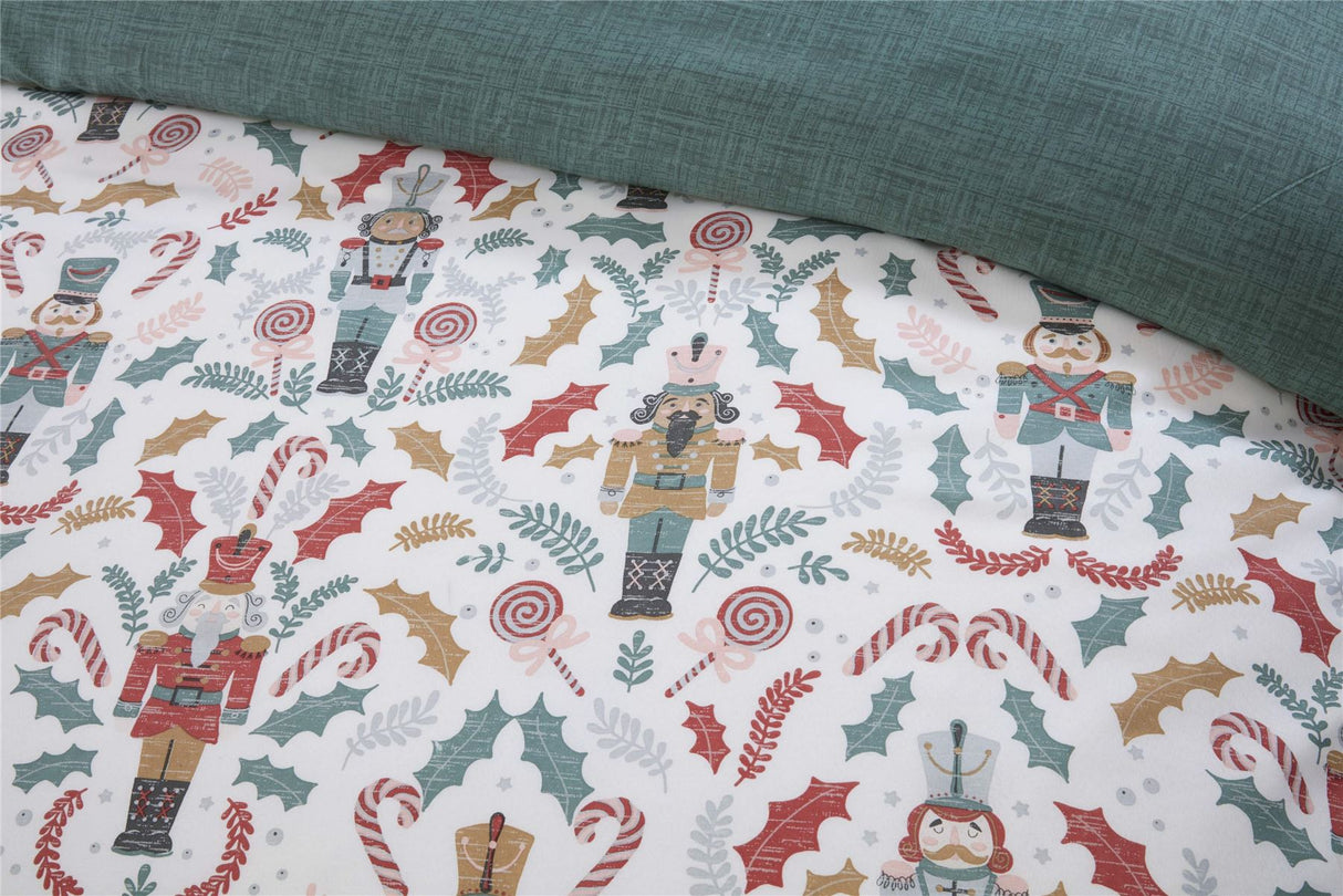 Reversible Nutcracker duvet cover with colourful festive design and soft microfibre fabric for cosy winter nights