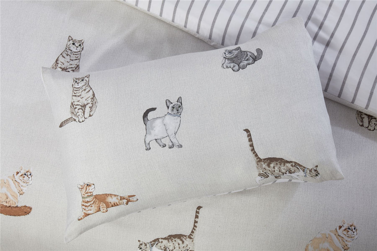 Complete reversible cat duvet set with popper closures, available in single, double, and king sizes, including matching pillowcases