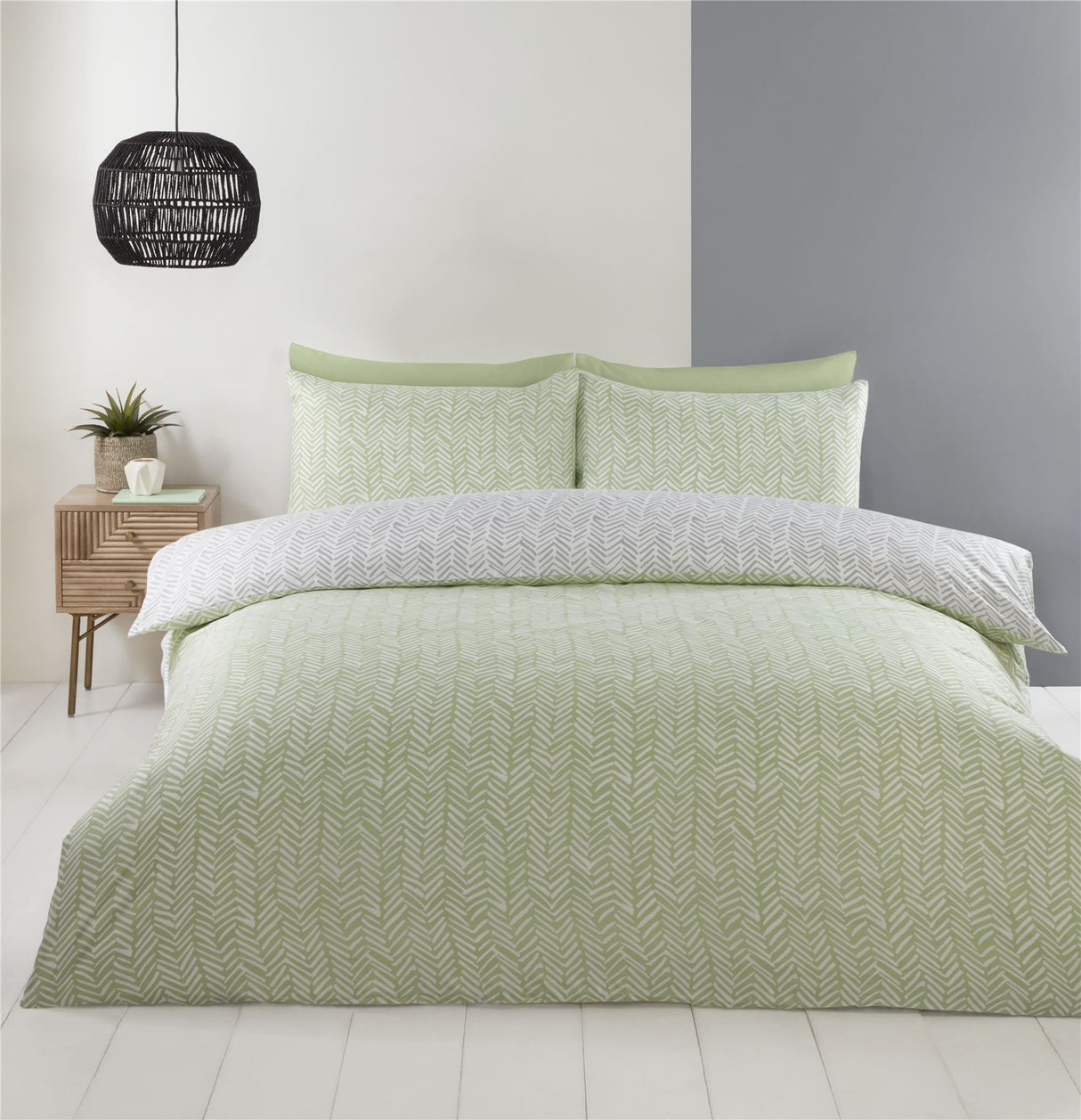 Detail shot of the popper closure mechanism on the Helston Duvet Set for quick and secure fastening
