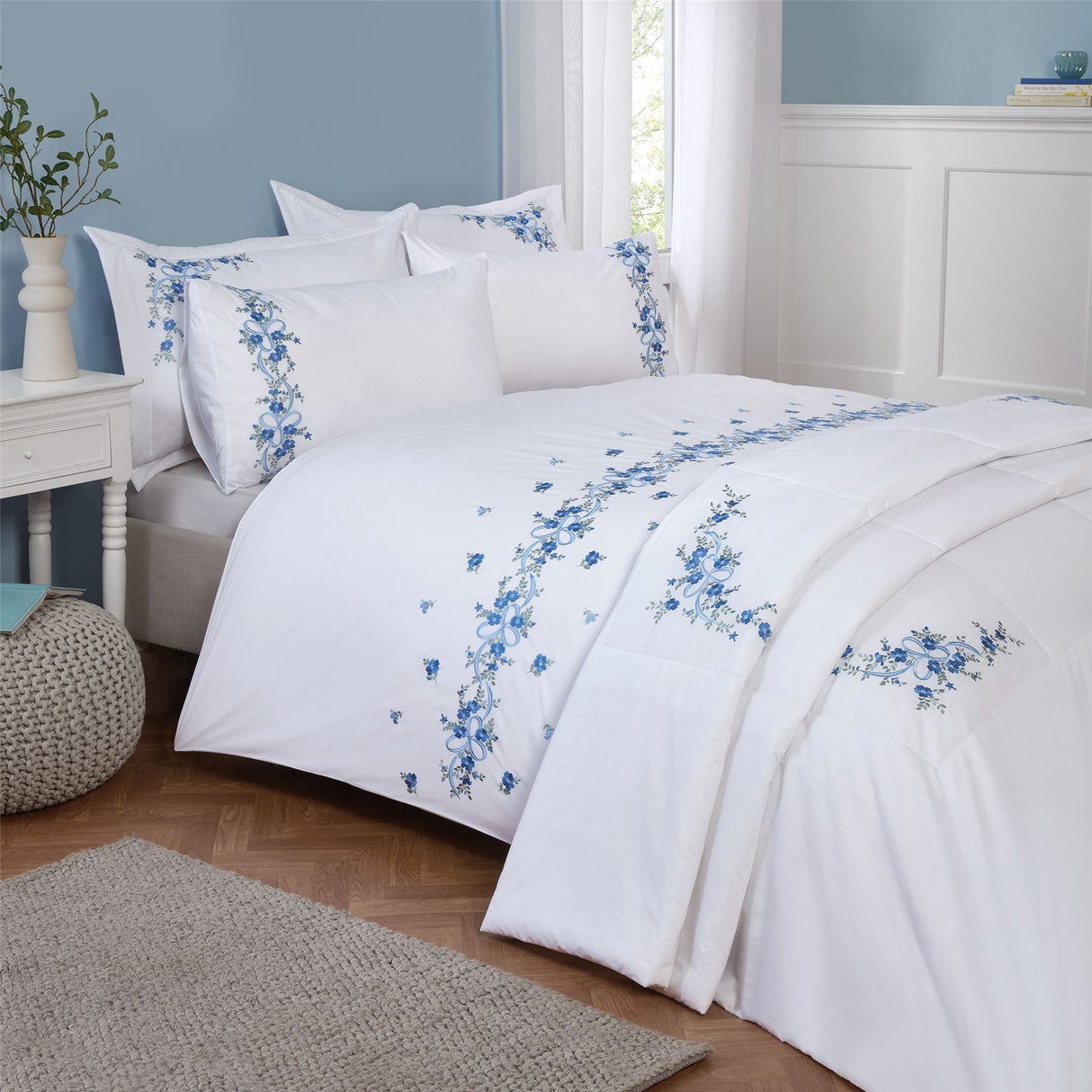 Floral Ribbon Bedspread Blue