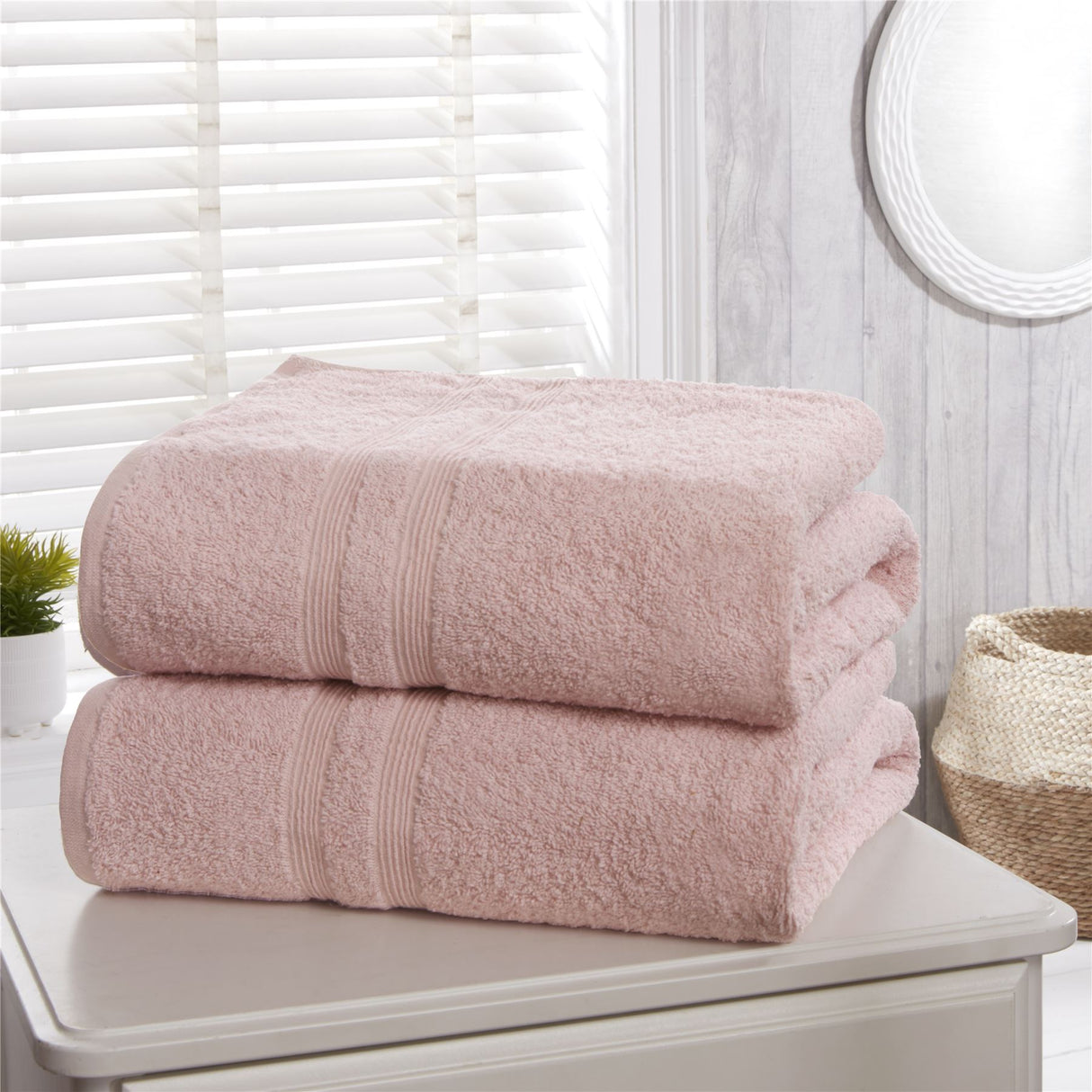 Luxuriously soft Camden bathroom towel with ribbed border detail
