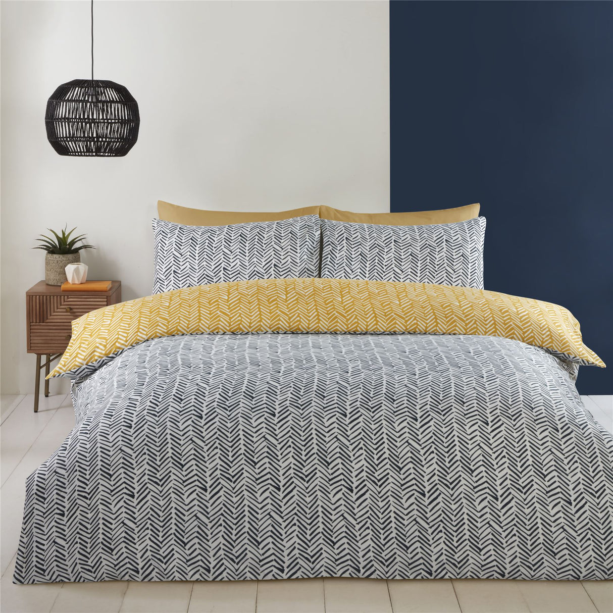 King size Helston bedding with durable microfibre fabric, including two matching pillowcases and easycare features