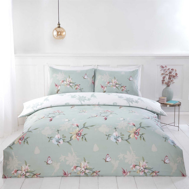 Luxurious reversible Hummingbird Duvet Set featuring floral and hummingbird pattern