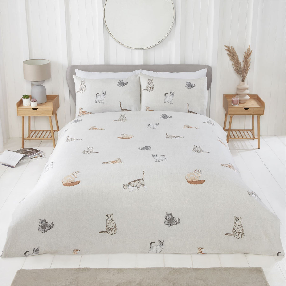 Stylish cat-themed duvet set featuring hand-drawn kitties on textured ground with reversible stripe design