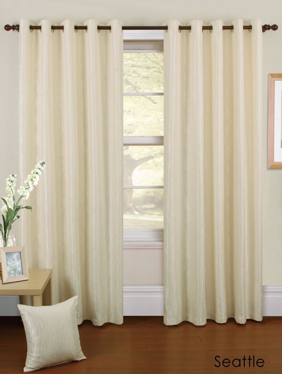 Luxurious Seattle Filled Cushion with a classic swirl pattern design