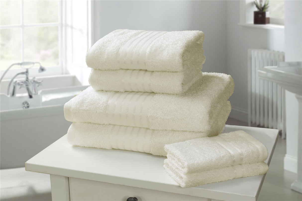 Soft and durable Windsor towel collection in 6-PC Bale: 2x face cloths (30x30cm), 2x hand towels (50x80cm), 2x bath towels (70x120cm)
