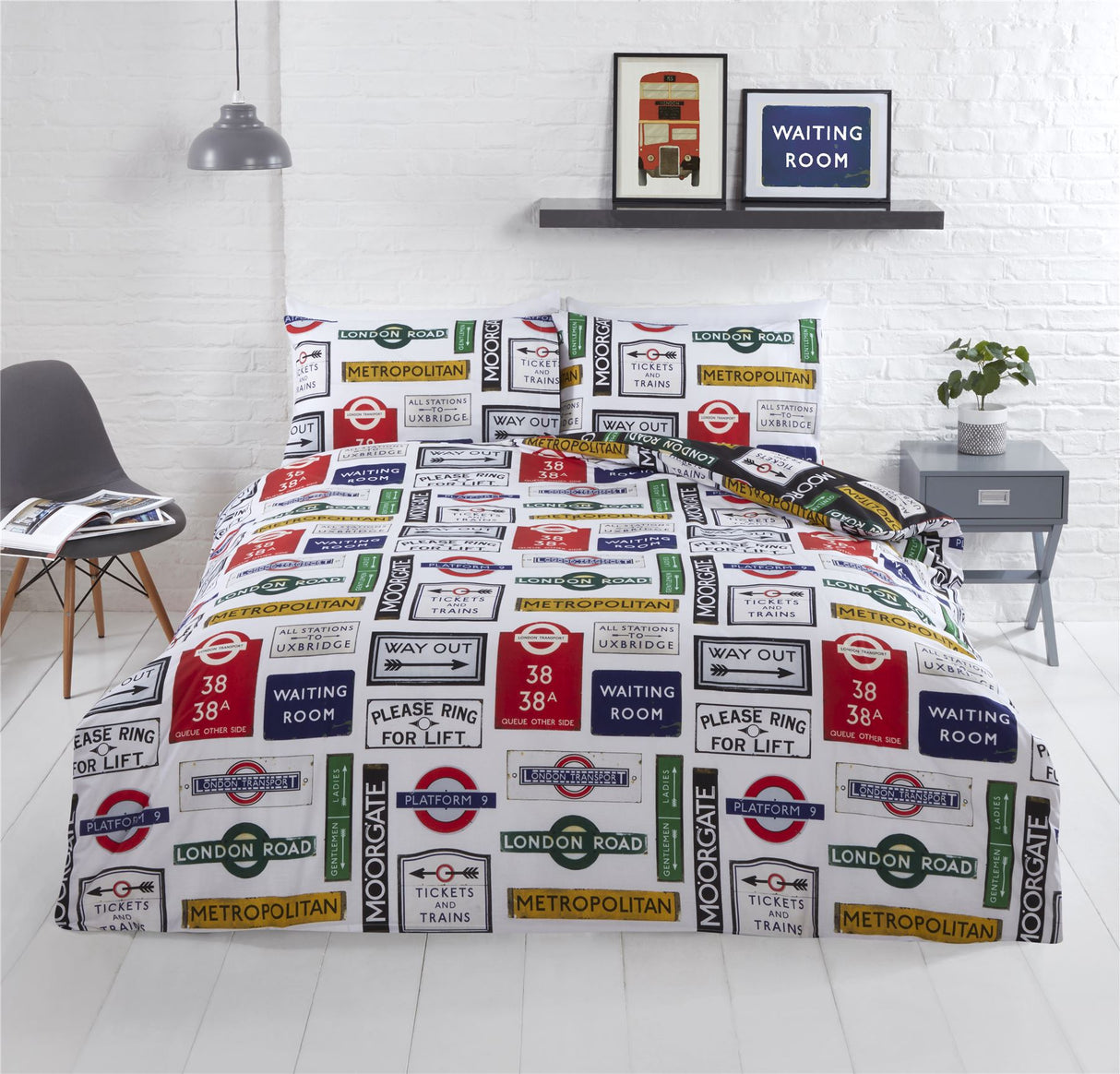 Black duvet cover with white background reversible signs