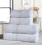 Bath towel measuring 70x120cm
