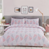  On-trend duvet cover with matching pillowcases in blush pink and grey 
