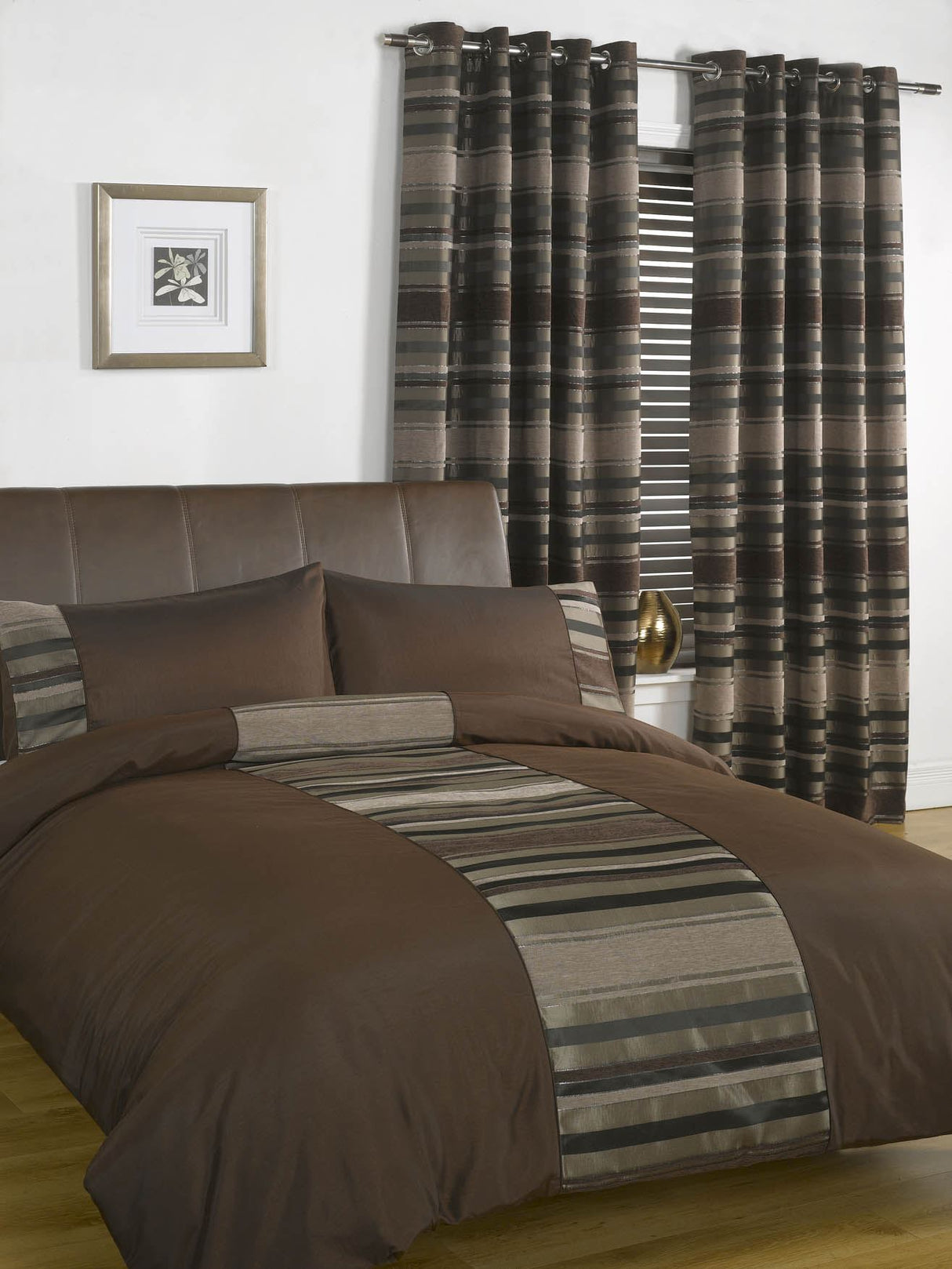 Eyelet header curtains with a touch of sparkly lurex thread