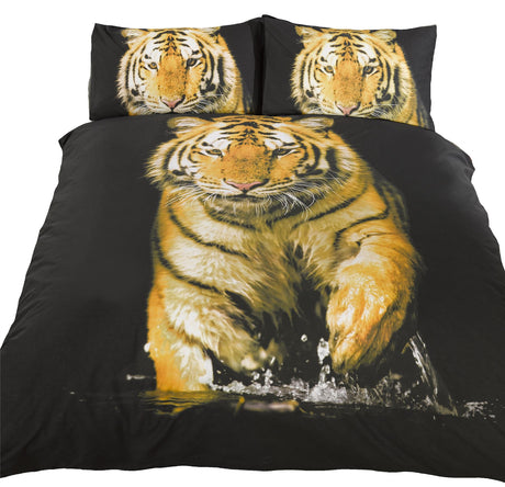 Beautiful and detailed duvet set showcasing a striking white tiger photograph