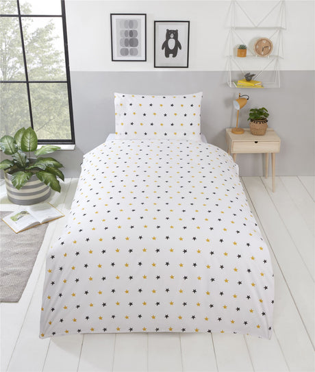 Reversible bedding set with popper closing mechanism, suitable for toddlers and single beds, featuring Scandinavian inspired bear and forest themes