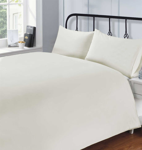Luxurious white Classic 200 Threadcount 100% Cotton Oxford Pillowcase showcasing smooth percale fabric