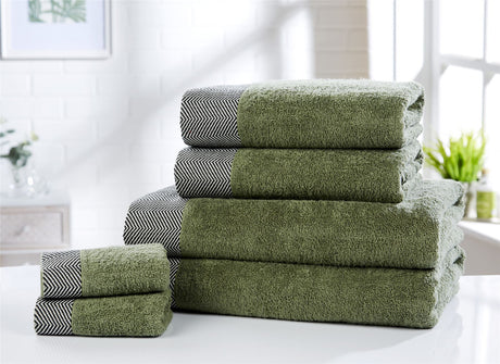 Set of two 50x85cm hand towels with herringbone border and plush 550gsm cotton for everyday luxury
