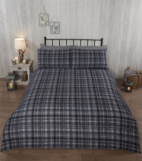 Kingsize Angus Stag duvet set designed with stag motifs and tartan backing for cosy winter nights