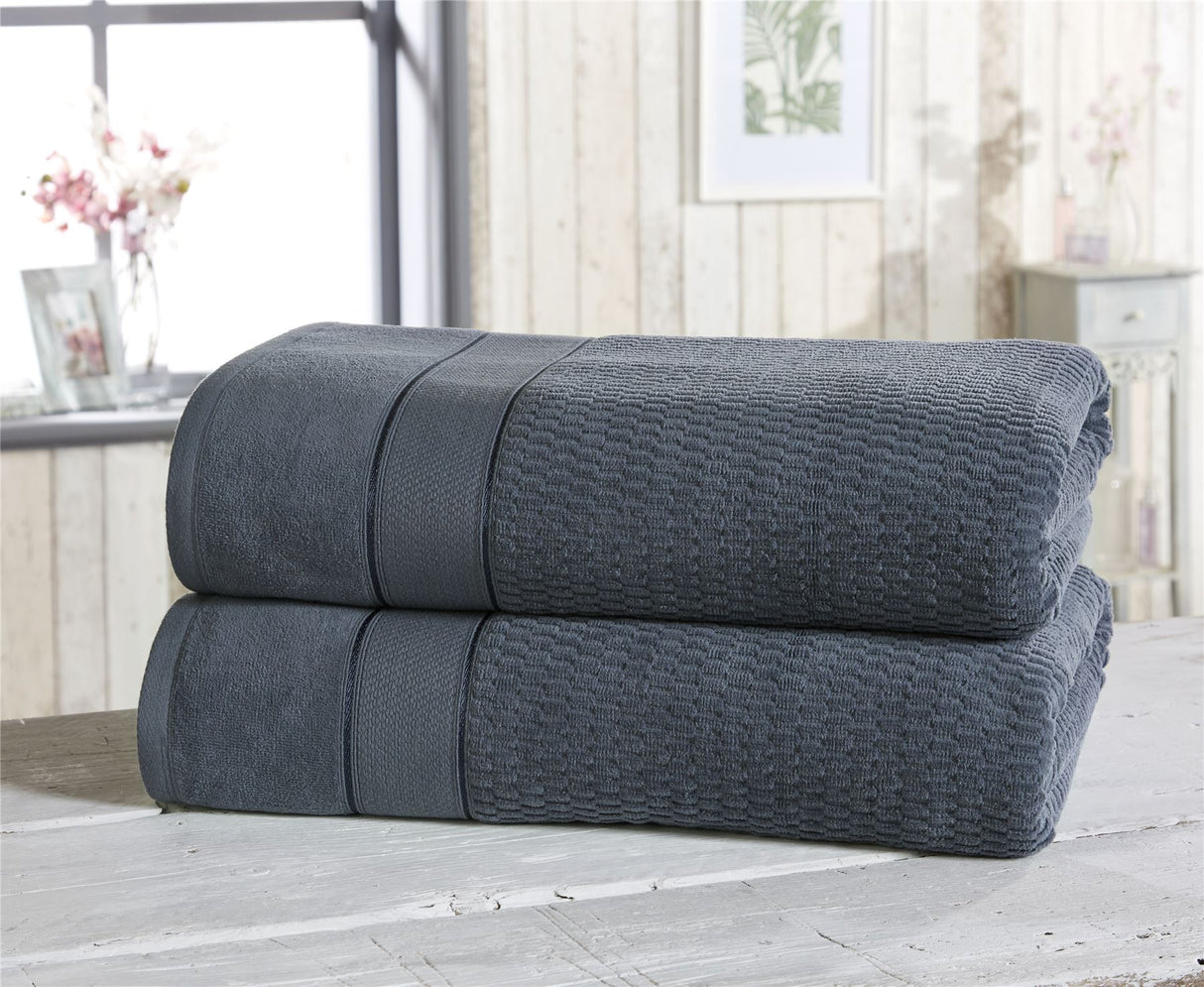 Luxury 100% pure cotton bath towel ensuring ultimate comfort