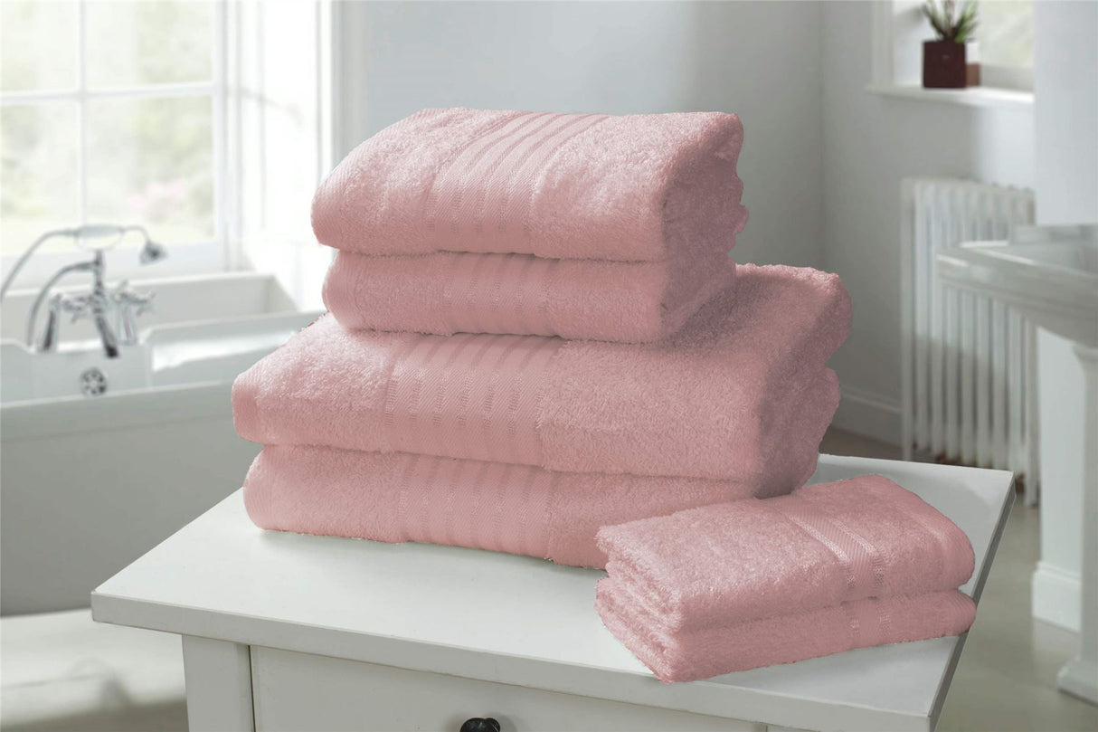 Comfortable and stylish bath towels for any bathroom decor