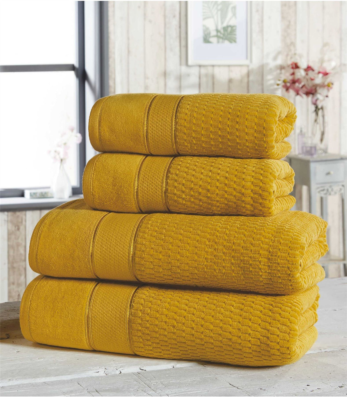 Hand towel measuring 50x80cm