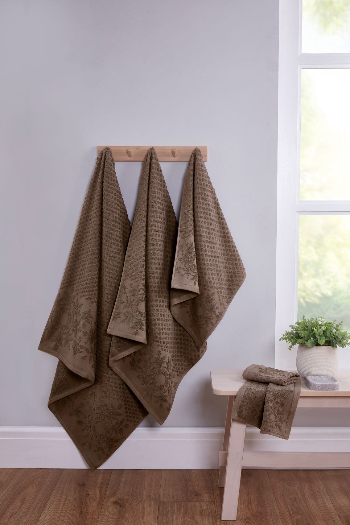 Versailles Jacquard Towel