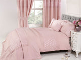 Elegant double duvet cover with matching pillowcases and button closing mechanism
