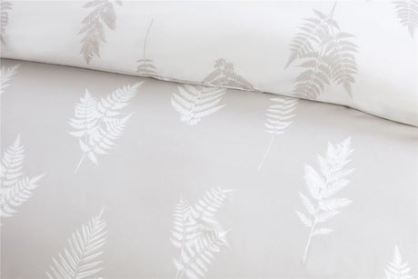 Reversible Fern Complete Set made from soft, durable microfibre material with easycare and non-iron features