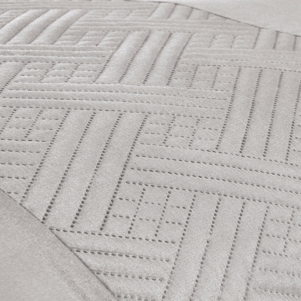 Nova Duvet Set