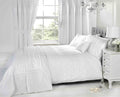 Luxurious superking duvet set with intricate embroidery and button closing mechanism