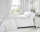 Luxurious superking duvet set with intricate embroidery and button closing mechanism