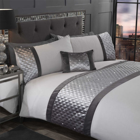 Luxurious Hollywood Duvet Set featuring a quilted sparkle band across the duvet and pillowcases