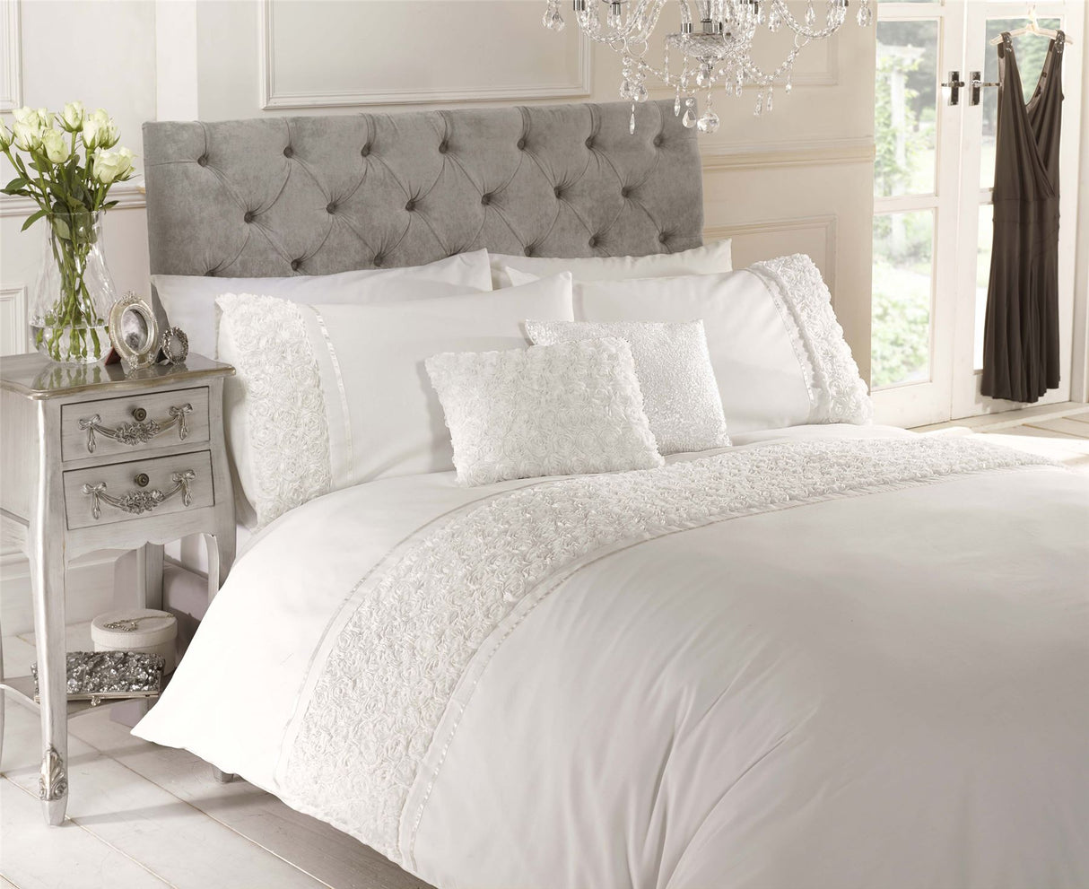Add some elegance to your bedroom with this beautiful ruffle design