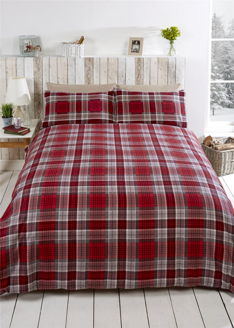 Warm and comfortable duvet cover set with detailed stag illustrations and traditional tartan accents, crafted from high-quality brushed cotton fabric
