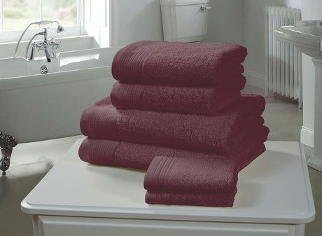 Close-up of the plush Damson face cloth highlighting its 600GSM cotton fabric, soft texture, and durable, lofty pile