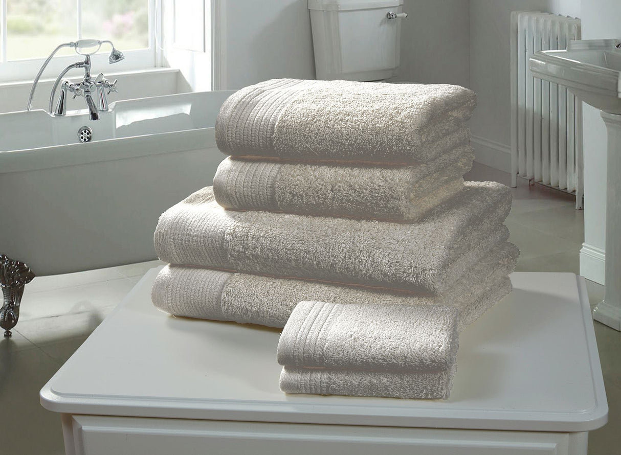 Happy Home 100% Cotton 600GSM Bath Mat Silver, made from soft, absorbent combed cotton with thick, durable pile