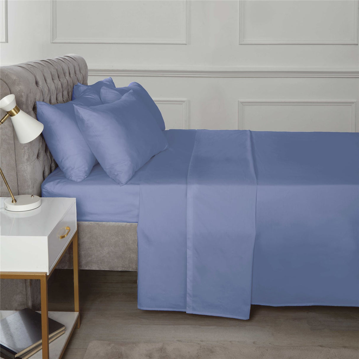 Soft percale fitted sheet from the Happy Home Essentials collection with a luxurious 180 thread count