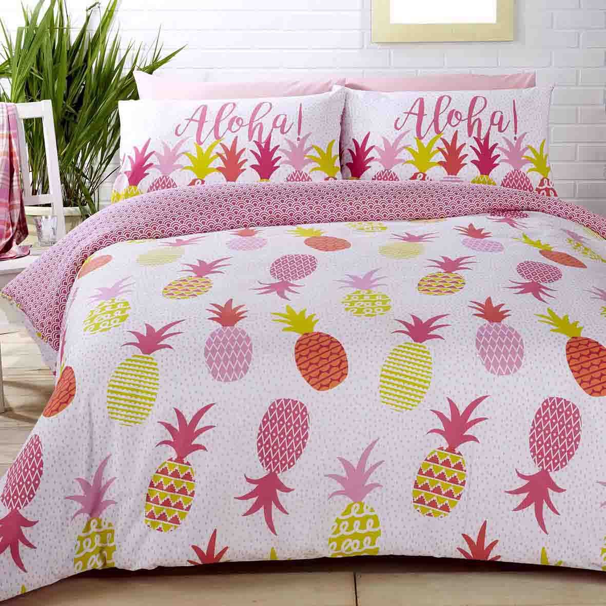 Reversible duvet set with contemporary hawaiian pineapple print design 