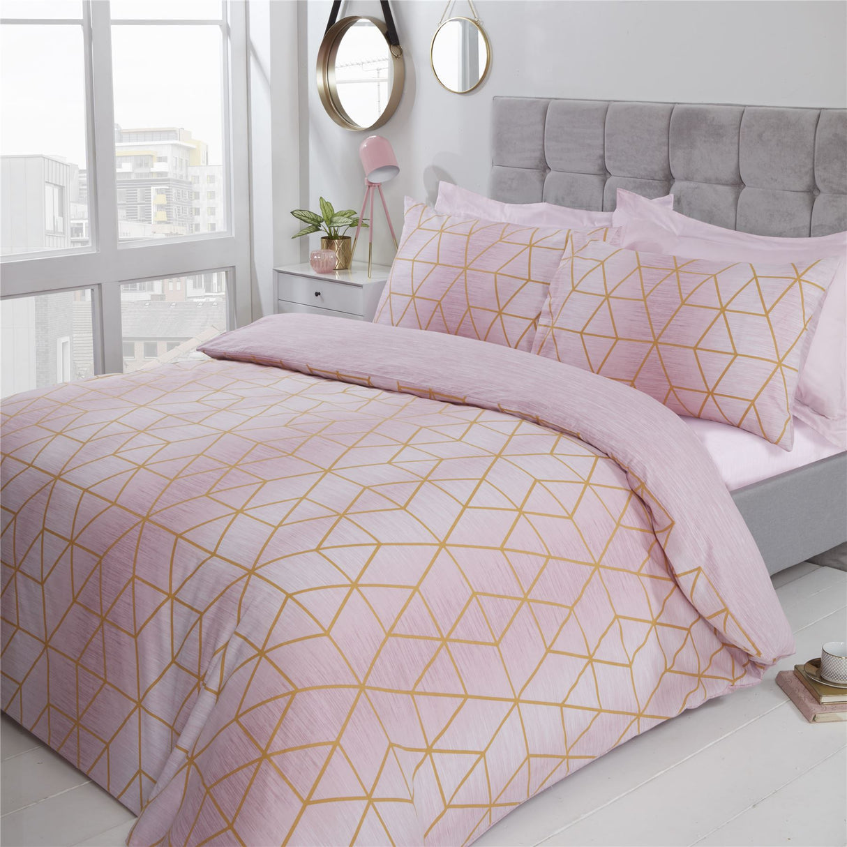 Stylish Calvin duvet set featuring a geometric design on textured ombre background