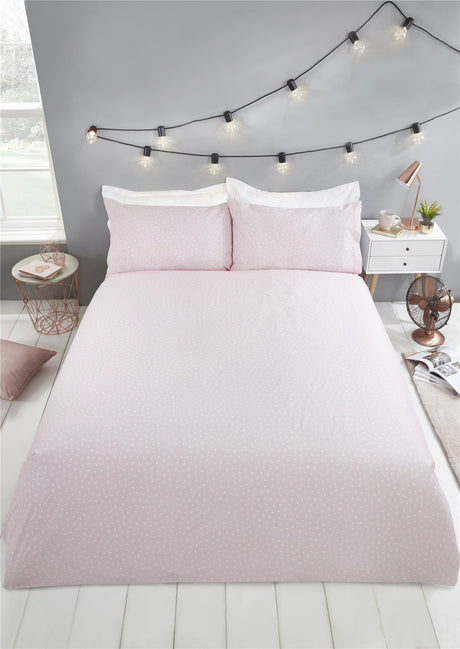 Double-sized duvet cover with popper closure and fun eyelash print, coordinating pillowcases included